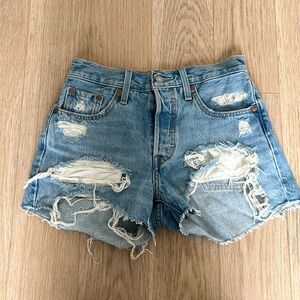 LEVI distressed jean shorts